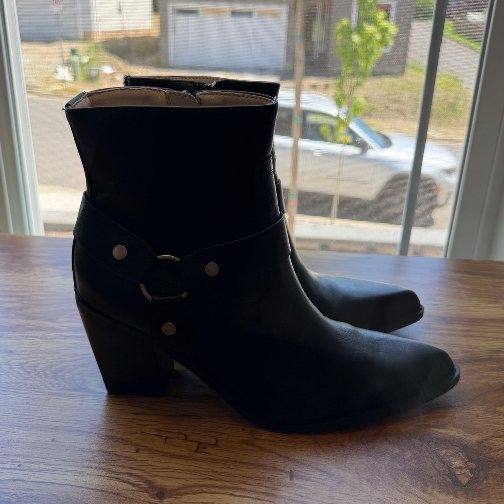 Oasis Society Black Vegan Leather Harness Ankle Boots Pointed Toe Block Heel 8.5